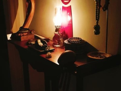 深夜茶馆，一盏灯下的温情留宿约定