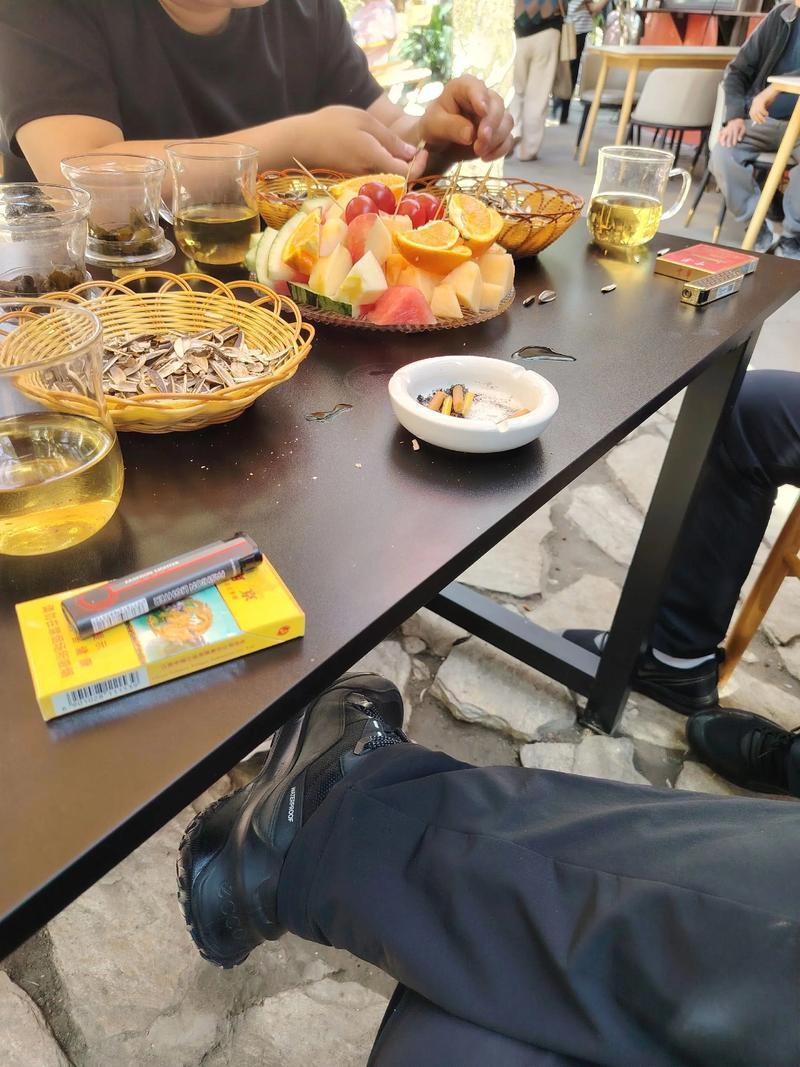 成都慢生活，茶香中品味时光的韵味